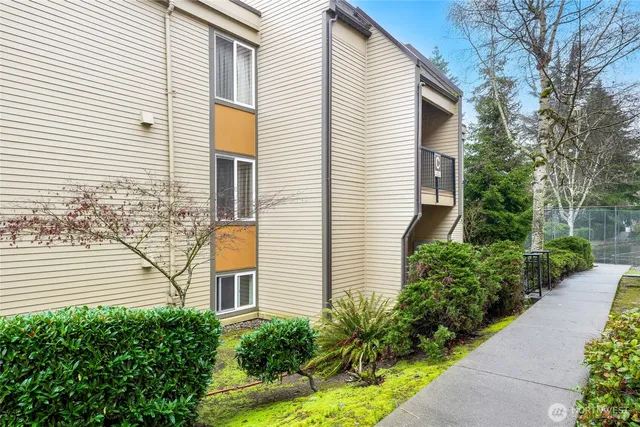 $315,000 | 14645 Northeast 34th Street, Unit C9, Bellevue, WA 98007