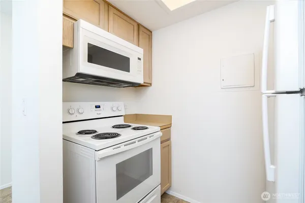 $315,000 | 14645 Northeast 34th Street, Unit C9, Bellevue, WA 98007