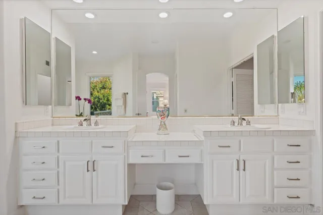 $2,247,000 | 7166 Tern Place, Carlsbad, CA 92011