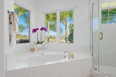 a view of entryway front of house