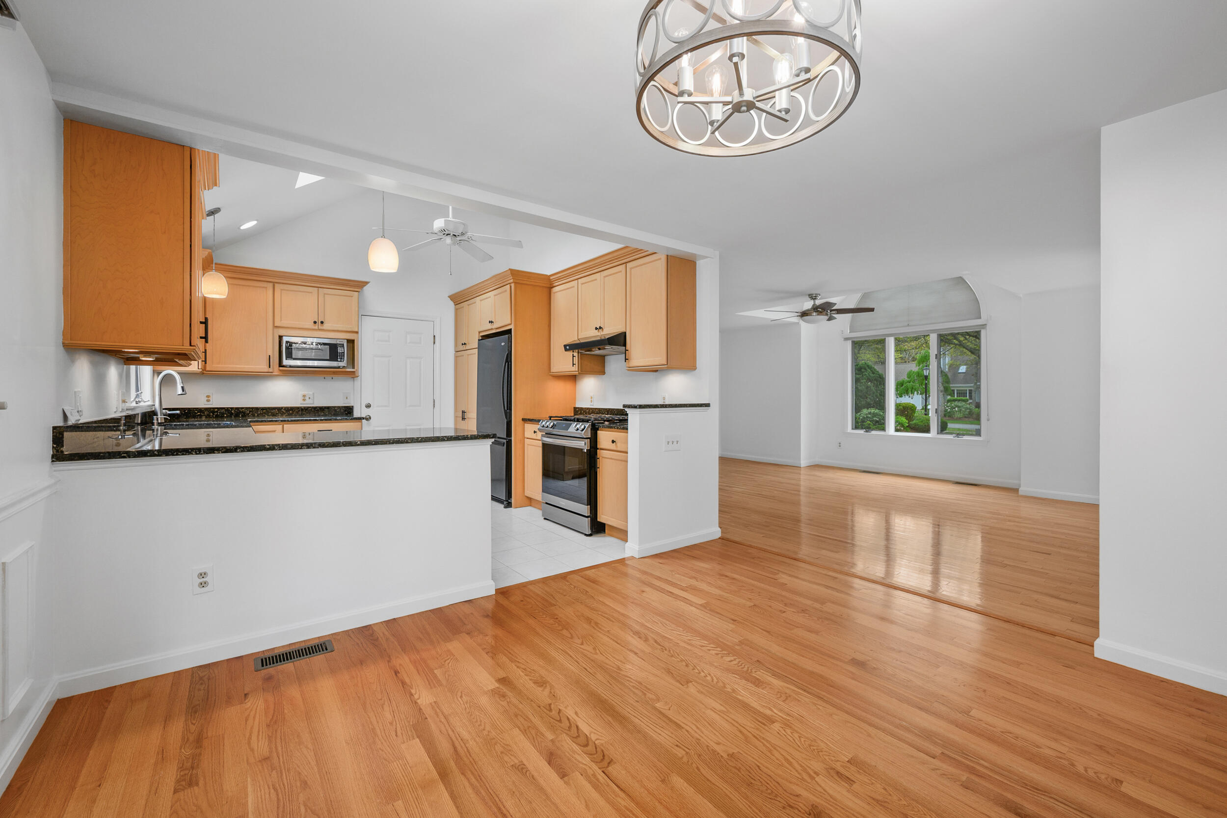 100 Statice Lane Hyannis, MA 02601 - Photo 11 of 49 13_dsc_4257
