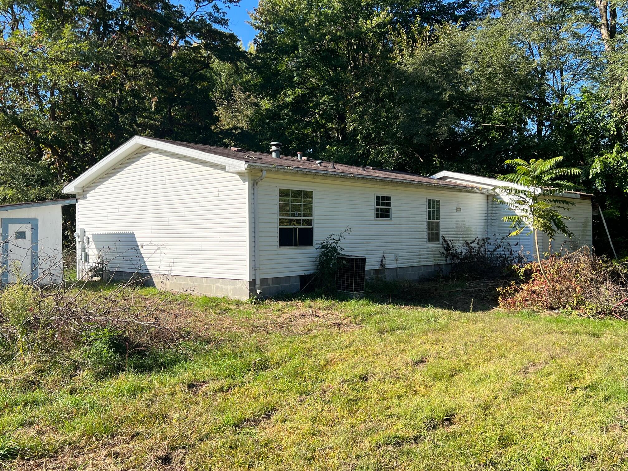 2329 Roslin Road Benton Harbor, MI 49022 - Photo 3 of 17 IMG_7560