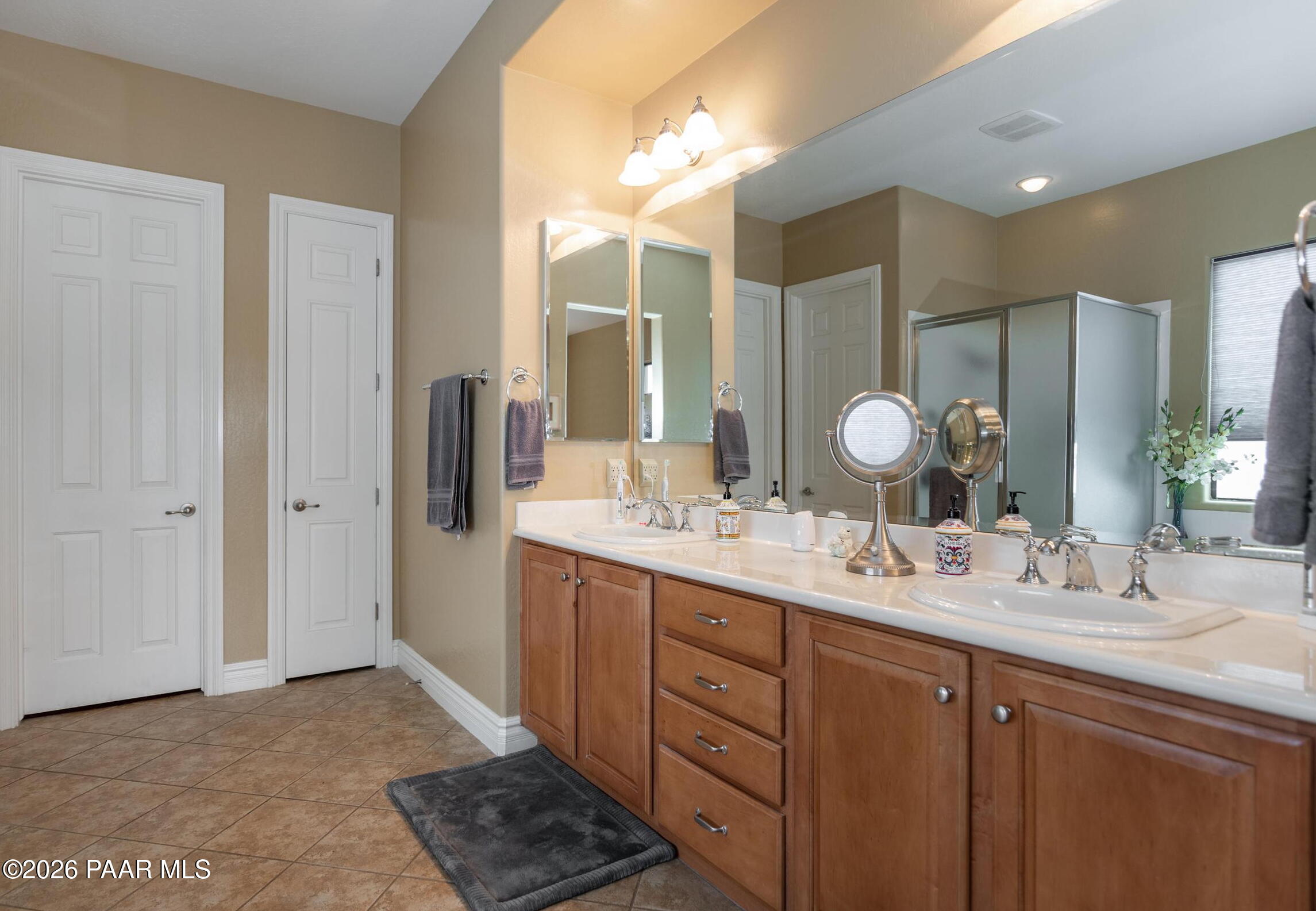1663 Constable Street Prescott, AZ 86301 - Photo 21 of 54 Primary Bathroom