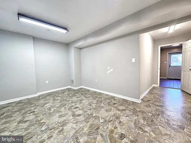 $1,875 | 102 Ridge Court, Winchester, VA 22603