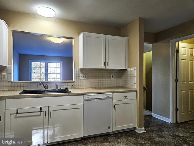 $1,875 | 102 Ridge Court, Winchester, VA 22603