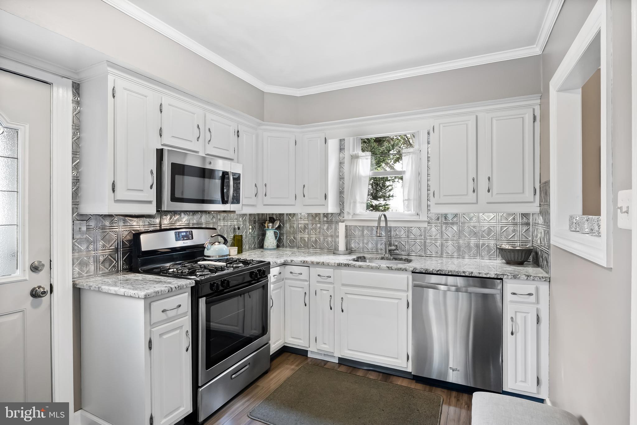 37 Edgewood Road Bordentown, NJ 08505 - Photo 17 of 51 Kitchen