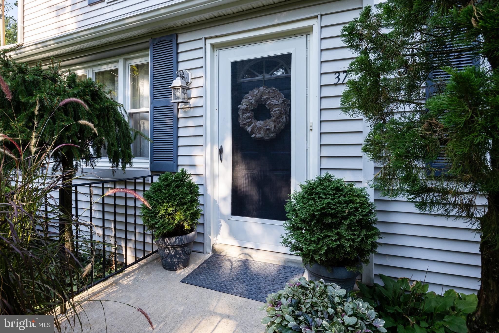 37 Edgewood Road Bordentown, NJ 08505 - Photo 3 of 51 Front door