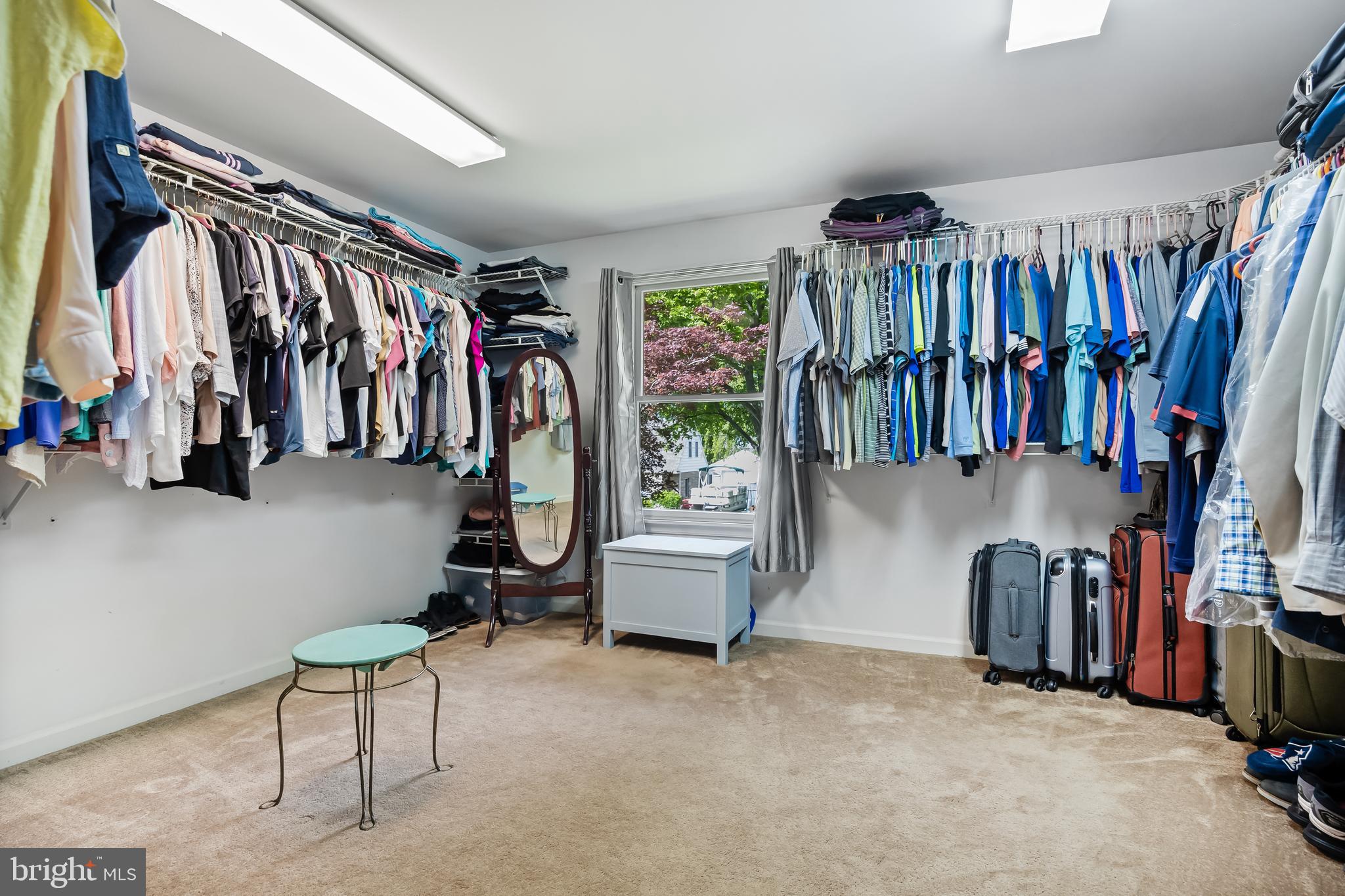 37 Edgewood Road Bordentown, NJ 08505 - Photo 33 of 51 Walk in closet