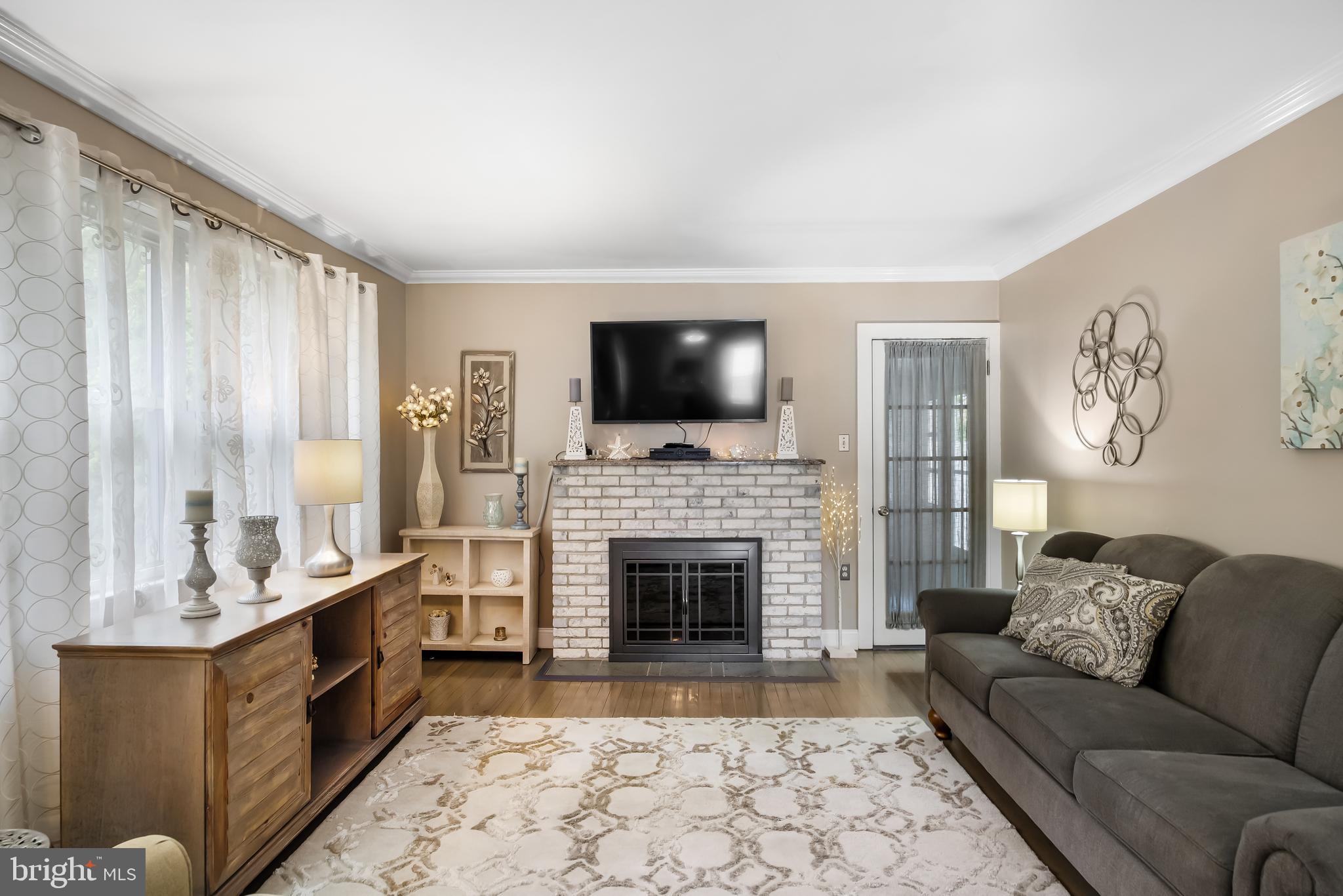 37 Edgewood Road Bordentown, NJ 08505 - Photo 4 of 51 Living Room
