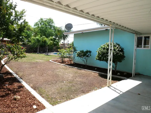 a backyard of a house