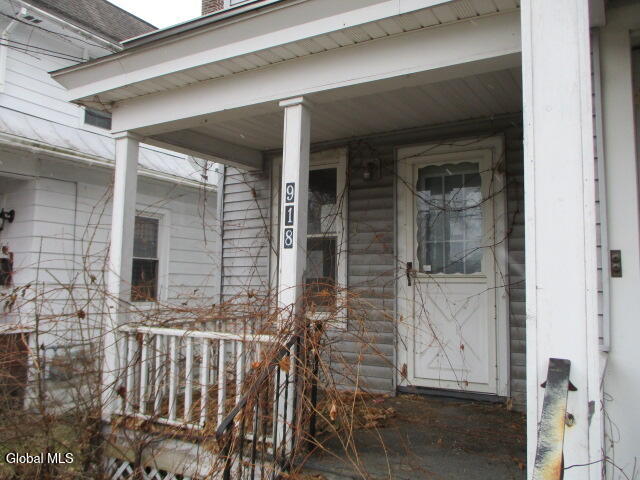 918 Hegeman Street Schenectady, NY 12306 - Photo 2 of 7 IMG_8147