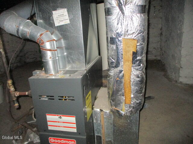 918 Hegeman Street Schenectady, NY 12306 - Photo 4 of 7 IMG_8152