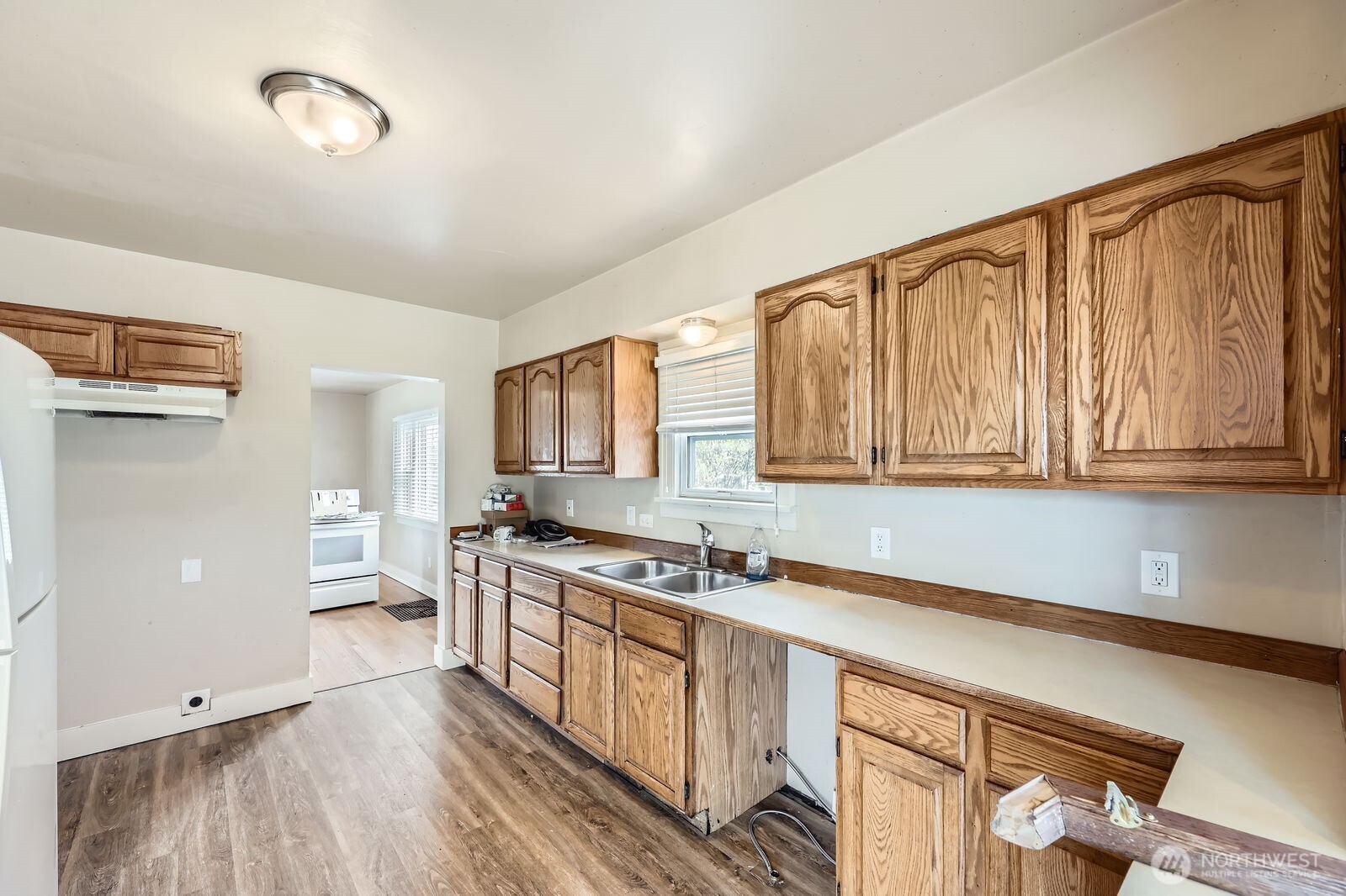 2723 Virginia Avenue Everett, WA 98201 - Photo 3 of 11