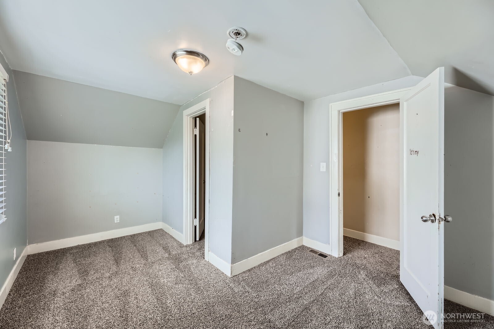 2723 Virginia Avenue Everett, WA 98201 - Photo 7 of 11