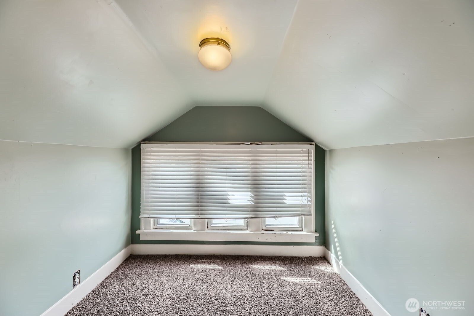 2723 Virginia Avenue Everett, WA 98201 - Photo 9 of 11