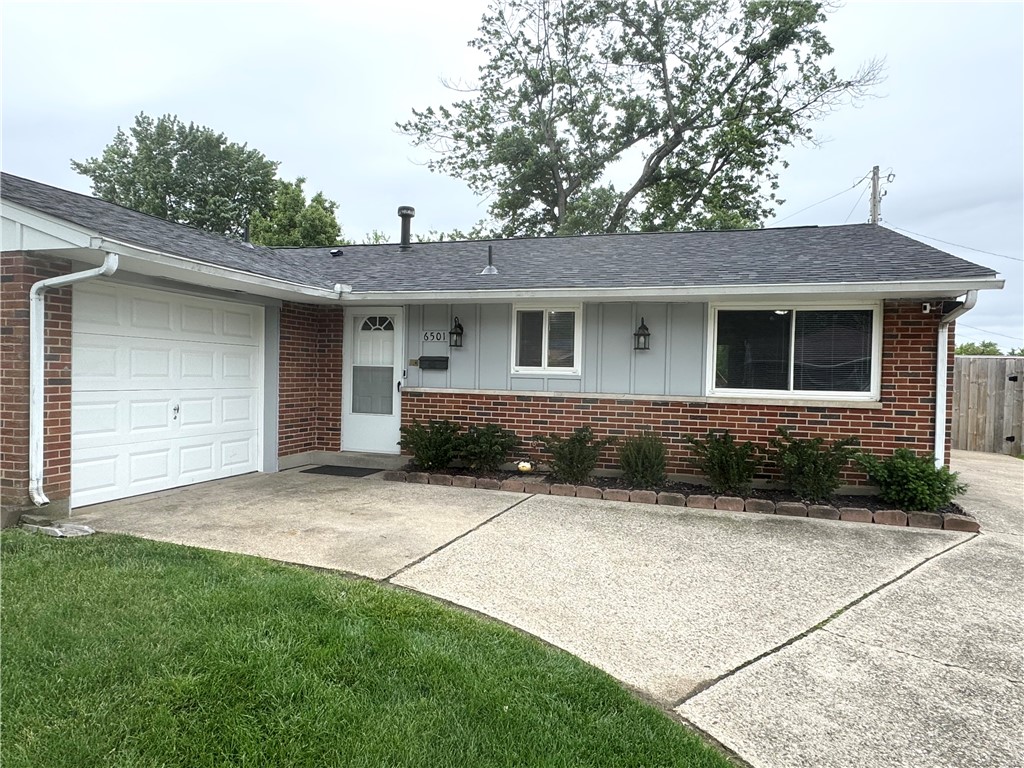 6501 Hemingway Road Huber Heights, OH 45424 - Photo 2 of 44