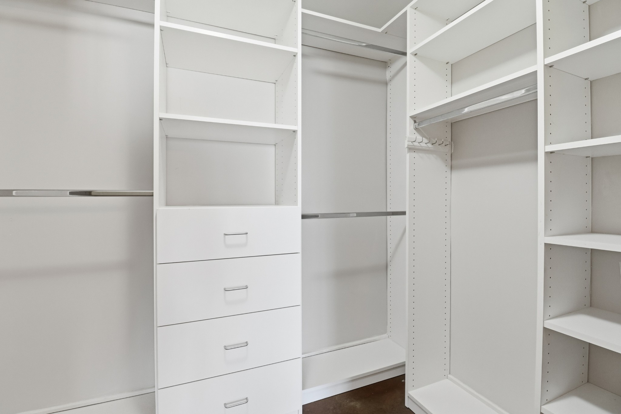 1803 Broadway, Unit 519 Nashville, TN 37203 - Photo 13 of 31 a view of walk in closet