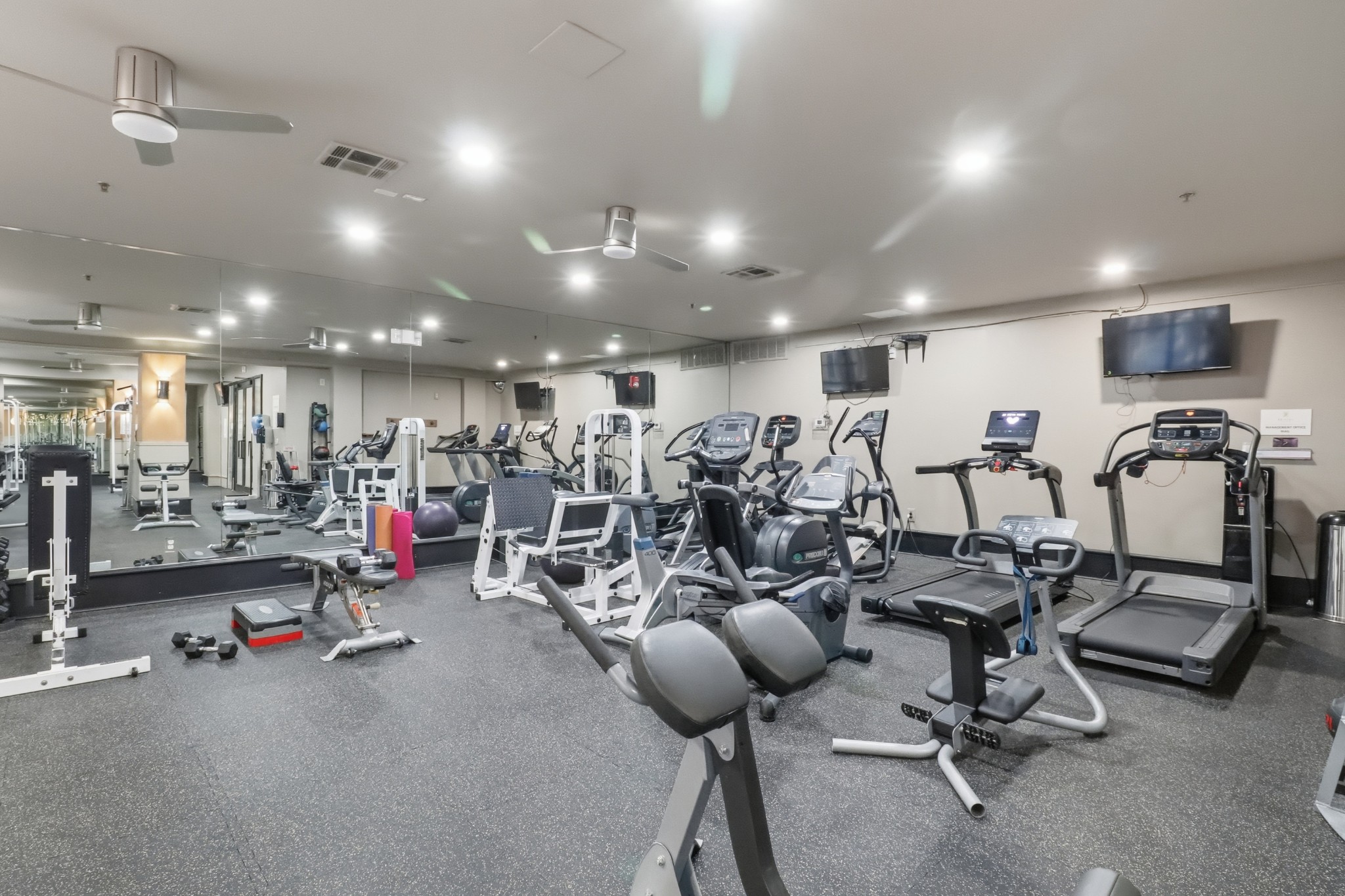 1803 Broadway, Unit 519 Nashville, TN 37203 - Photo 21 of 31 a view of a room with gym equipment
