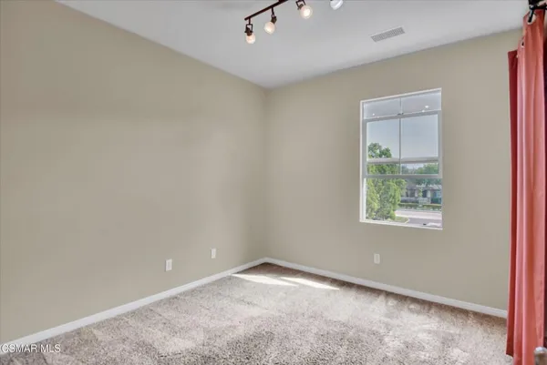 $669,900 | 3262 London Lane, Oxnard, CA 93036