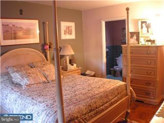 105 Juniper Road Havertown, PA 19083 - Photo 8 of 12 Bedroom - Main