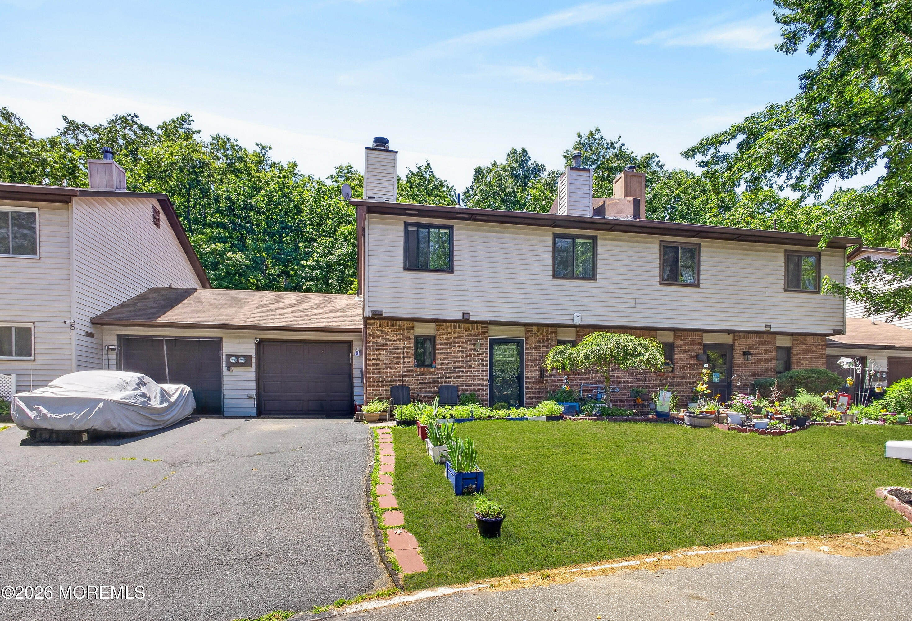 6 Swan Road Howell, NJ 07731 - Photo 2 of 32 6 Swan Ct, Howell001