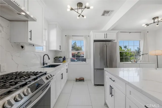 $1,199,000 | 8127 Radford Avenue, North Hollywood, CA 91605