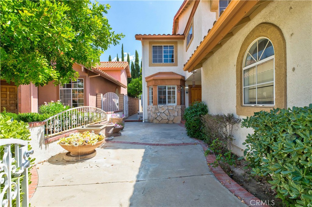 12022 Falcon Crest Way Porter Ranch, CA 91326 - Photo 6 of 64