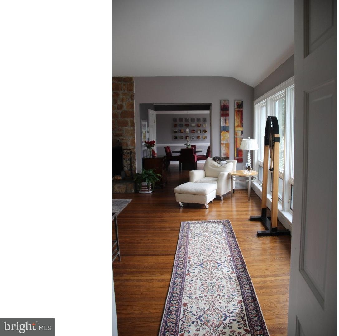 1049 Broadview Road Wayne, PA 19087 - Photo 6 of 21