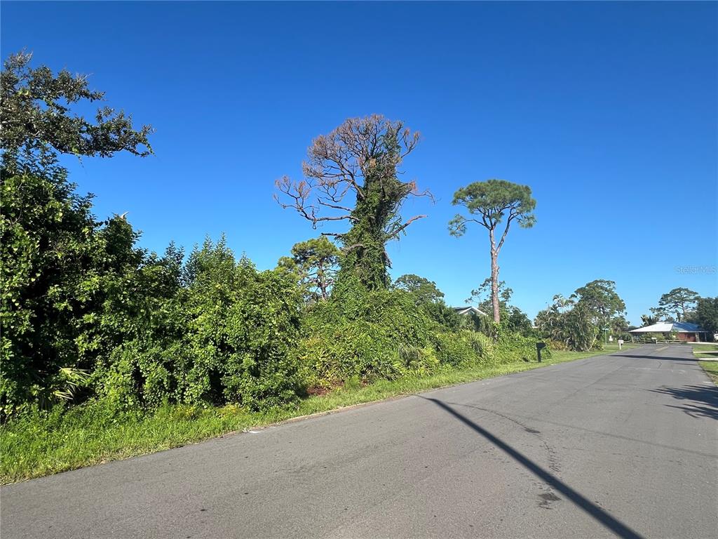 Euclid Road Venice, FL 34293 - Photo 2 of 16