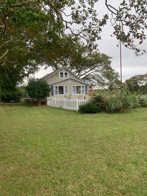 27435 Seaside Road Cape Charles, VA 23310 - Photo 4 of 46 Gallery Image 4