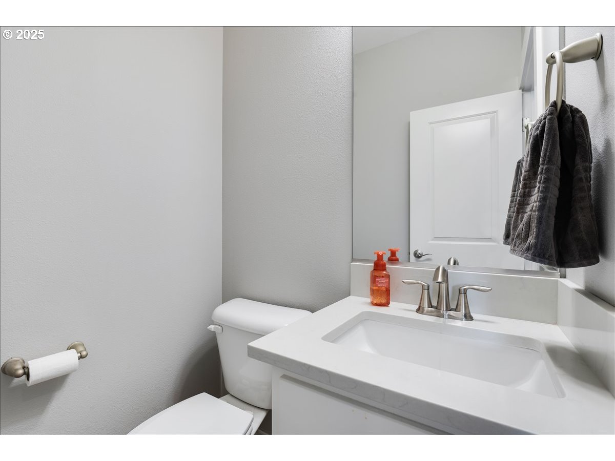 2754 Inna Avenue Northwest Salem, OR 97304 - Photo 16 of 34 a bathroom with a sink and a mirror