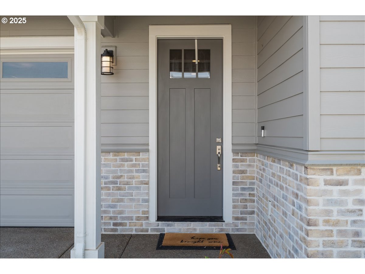 2754 Inna Avenue Northwest Salem, OR 97304 - Photo 2 of 34 a view of door