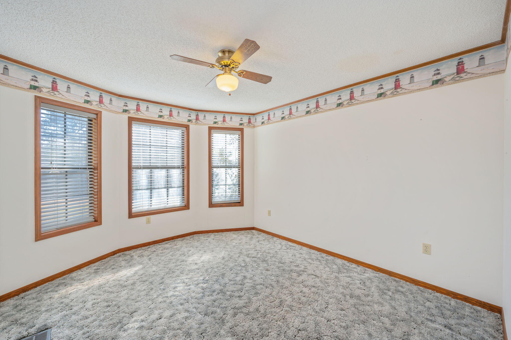 5644 Old Bethel Road Crestview, FL 32536 - Photo 25 of 55 a view of an empty room with a window