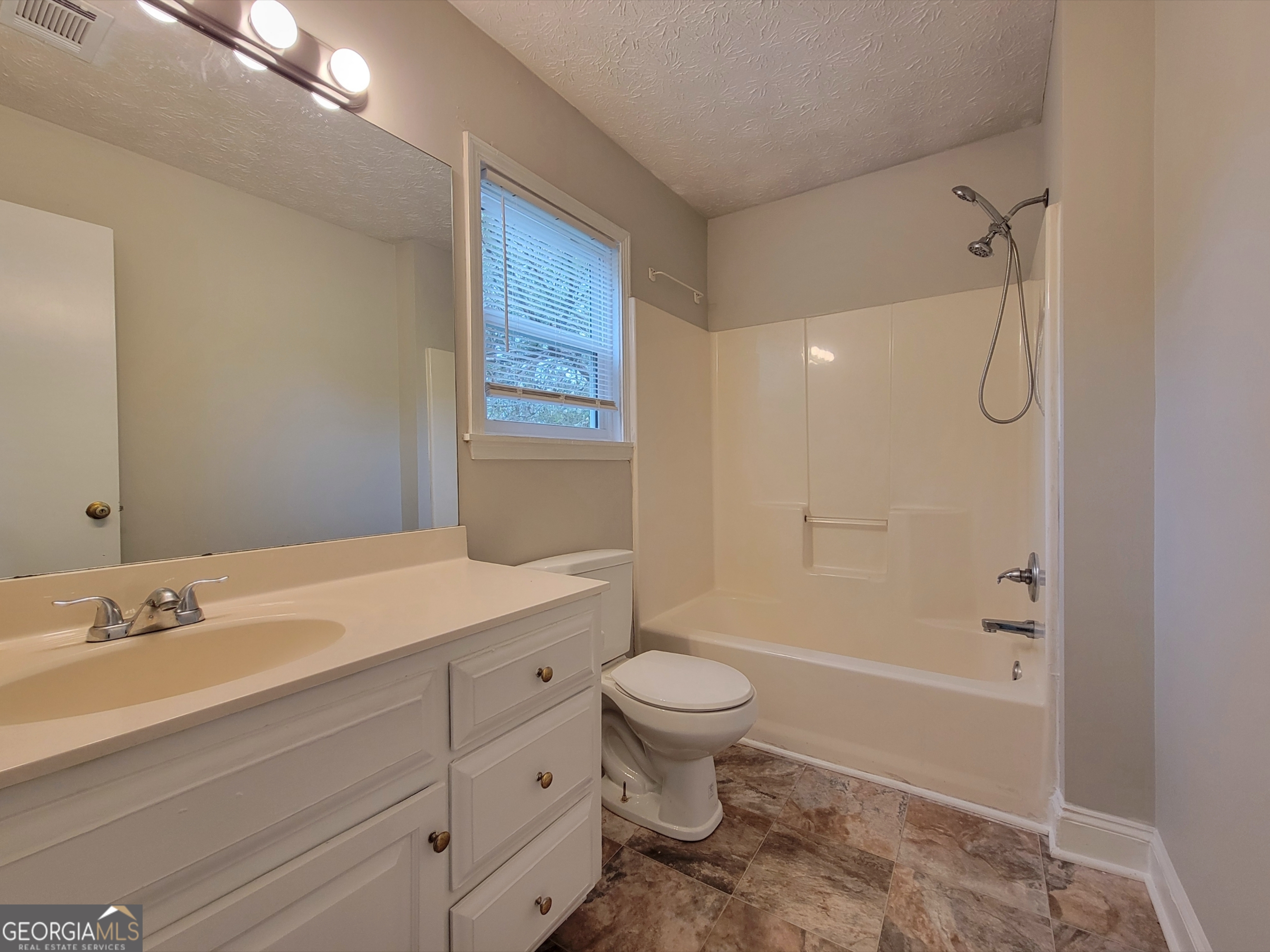 248 Grove Street Winder, GA 30680 - Photo 5 of 9