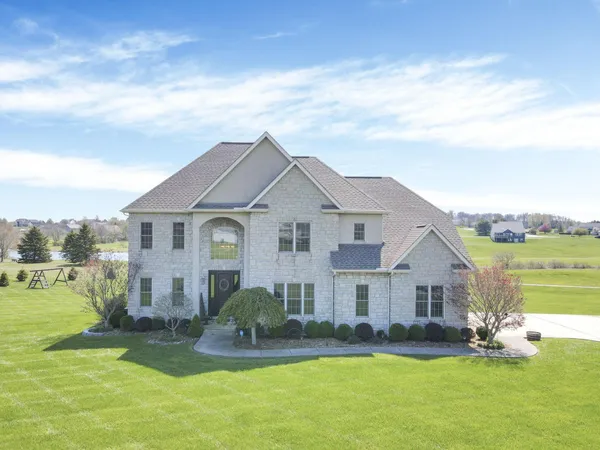 $699,900 | 8547 Heather Lake Drive Northwest, Canal Winchester, OH 43110