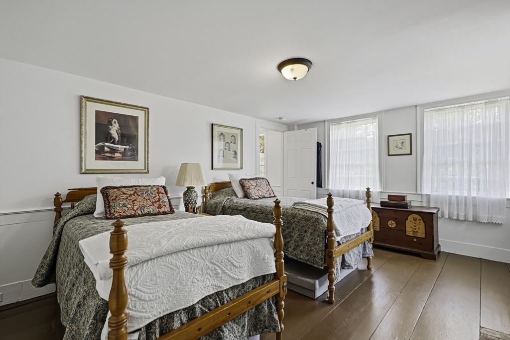 236 Mendon Street Upton, MA 01568 - Photo 25 of 41