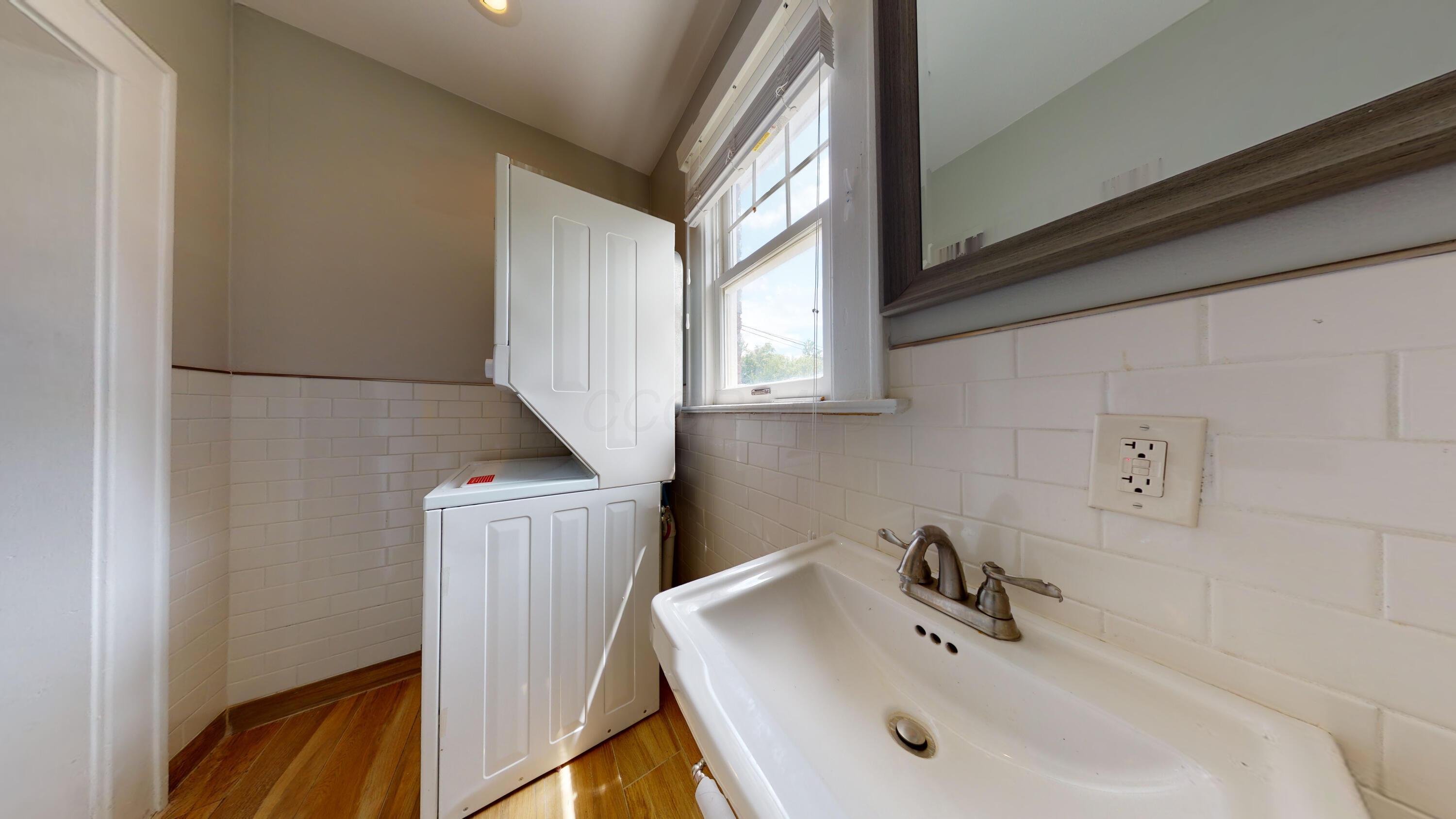 1861 Bryden Road Columbus, OH 43205 - Photo 15 of 50 Half bath with laundry