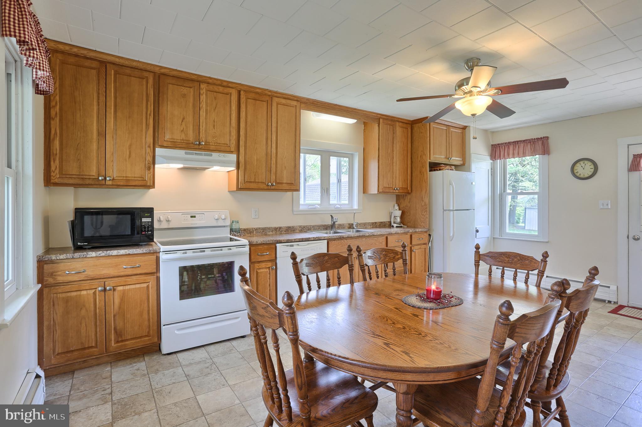 541 Schubert Road Bethel, PA 19507 - Photo 17 of 35 Kitchen