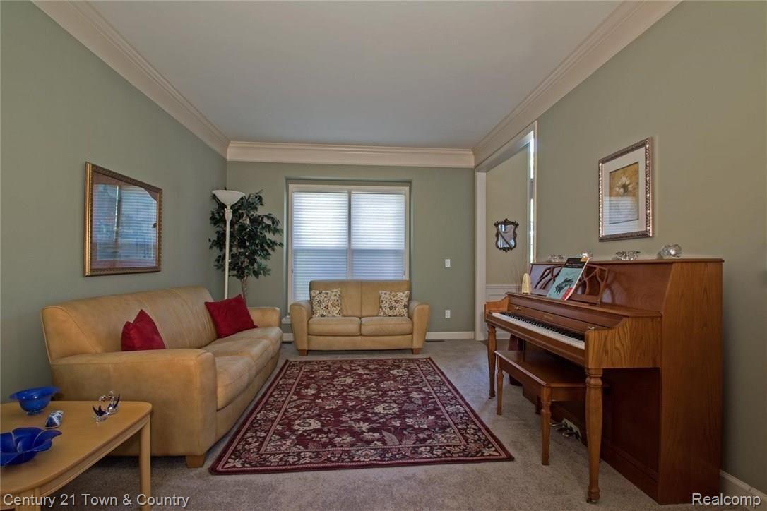 44670 Spring Hill Road Northville, MI 48168 - Photo 3 of 17 1305956.jpg