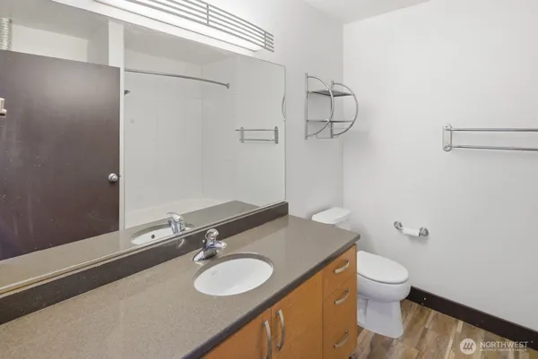 $385,000 | 2440 Western Avenue, Unit 509, Seattle, WA 98121