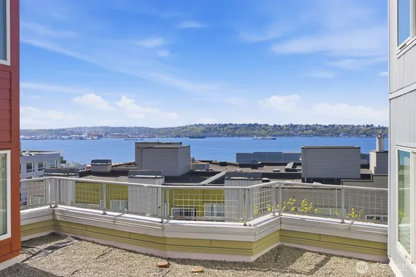 $385,000 | 2440 Western Avenue, Unit 509, Seattle, WA 98121