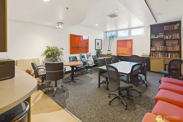 $385,000 | 2440 Western Avenue, Unit 509, Seattle, WA 98121