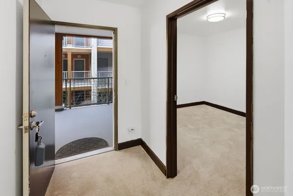 $385,000 | 2440 Western Avenue, Unit 509, Seattle, WA 98121