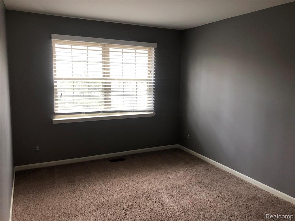 16942 Farmington Road, Unit 24 Livonia, MI 48154 - Photo 14 of 20