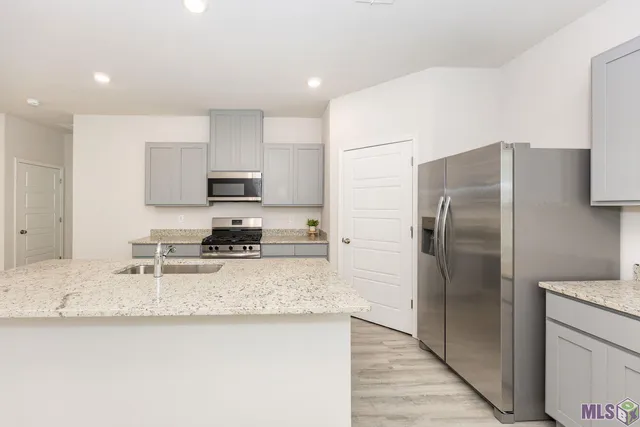 $2,000 | 1009 Renova Drive, Baton Rouge, LA 70820