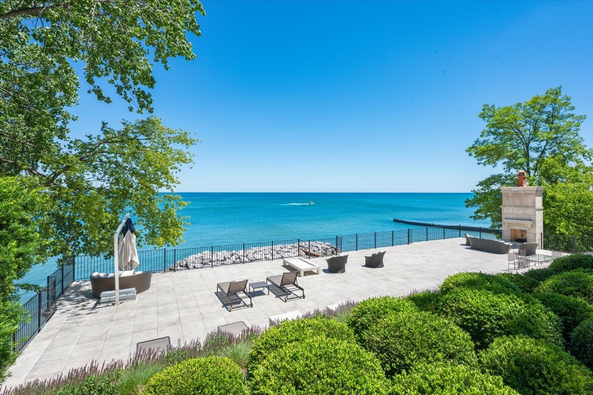 319 Sheridan Road Winnetka, IL 60093 - Photo 67 of 81 an aerial view of a house with garden space and ocean view
