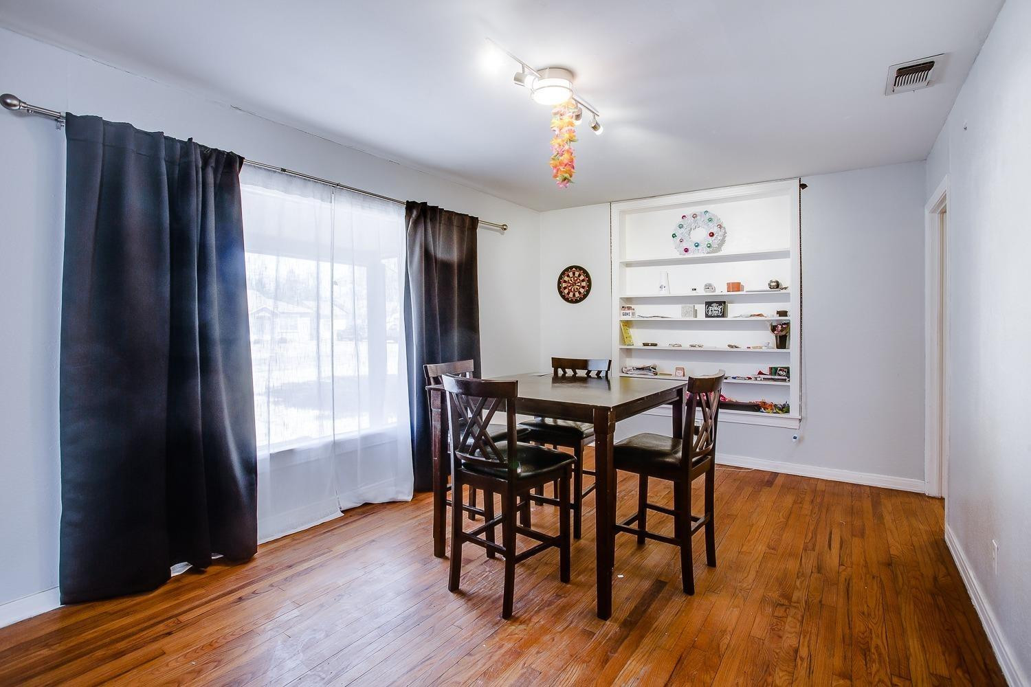 3411 28th Street Lubbock, TX 79410 - Photo 5 of 18 Front Dining/ Living Area