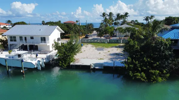 $2,150,000 | 322 East Seaview Drive, Marathon, FL 33050