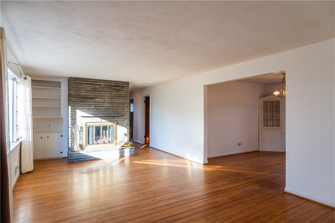 32 Valley Brook Road Penfield, NY 14526 - Photo 5 of 19