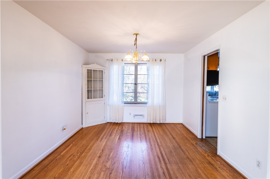 32 Valley Brook Road Penfield, NY 14526 - Photo 7 of 19 Dining Room